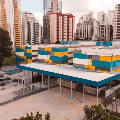Fachada da Unidade Águas Claras - Colégio Objetivo DF
