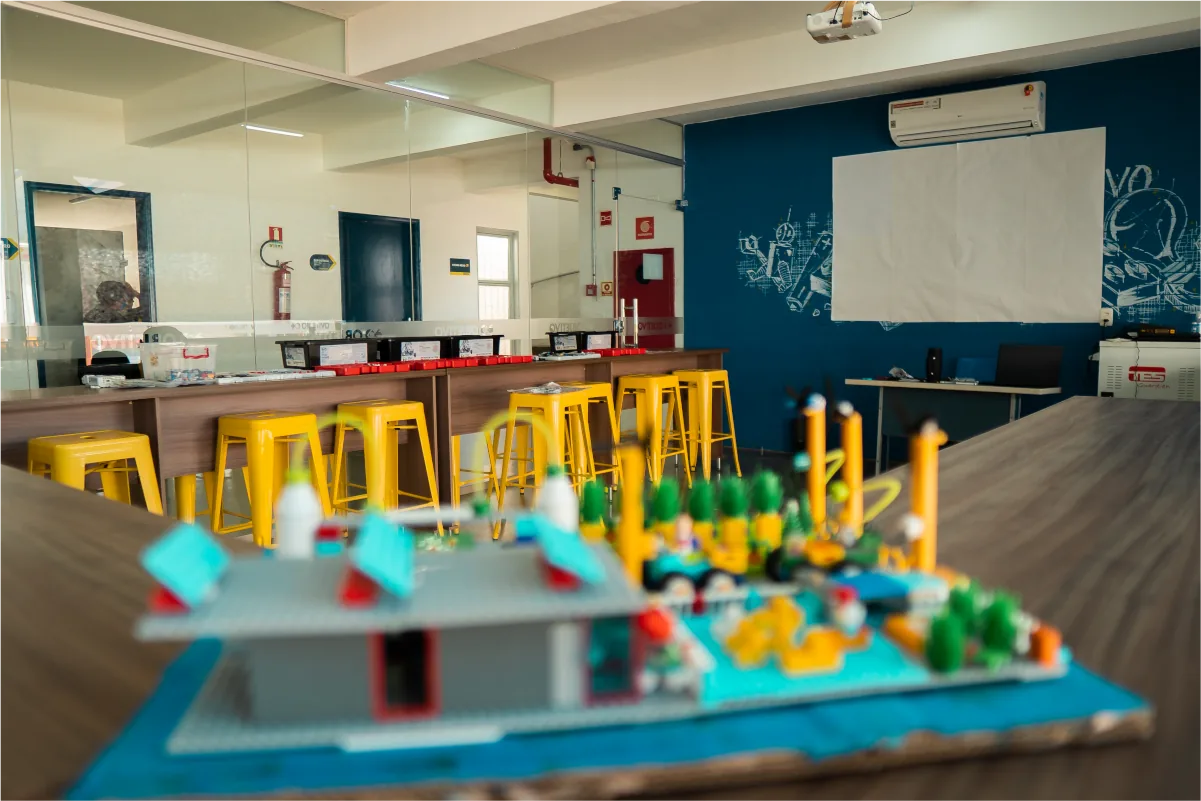 Laboratório de Robótica Maker 1 - Colégio Objetivo DF Unidade Asa Norte